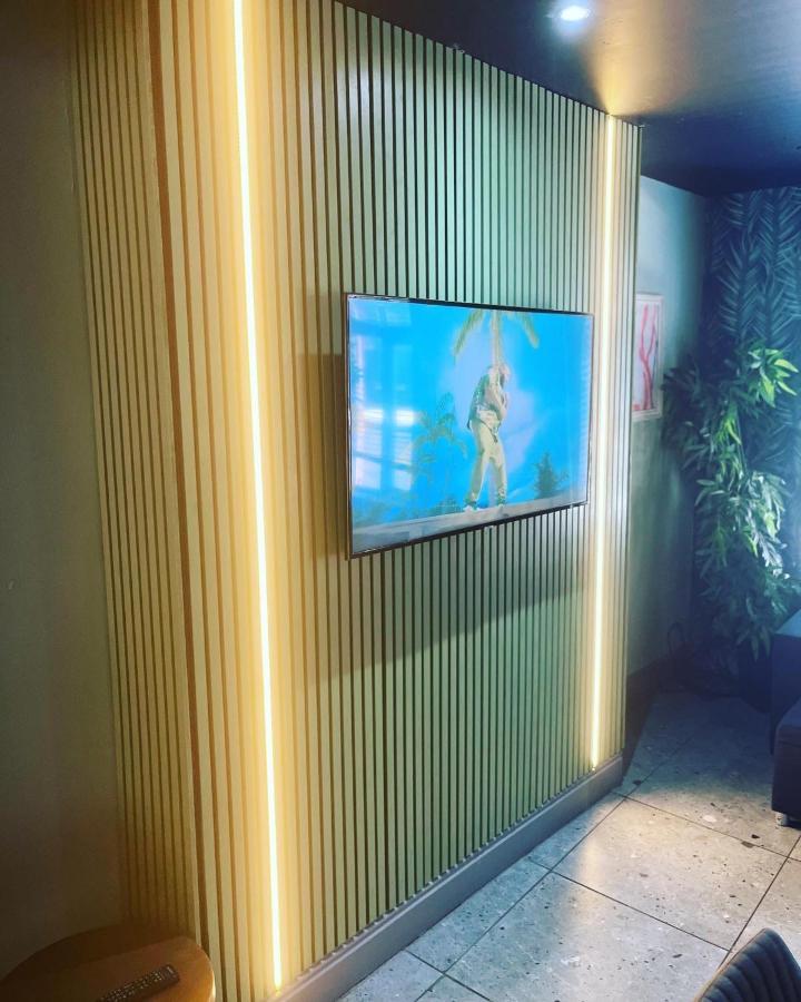 La Jungle Du Swan Apartment Manchester Luaran gambar