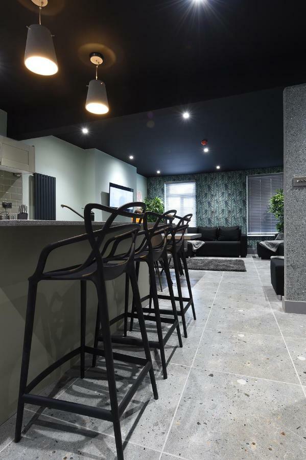 La Jungle Du Swan Apartment Manchester Luaran gambar