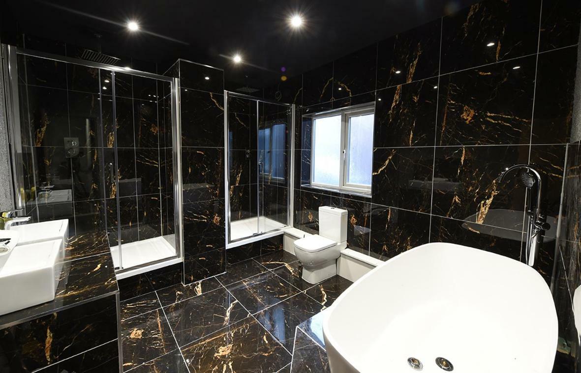 La Jungle Du Swan Apartment Manchester Luaran gambar
