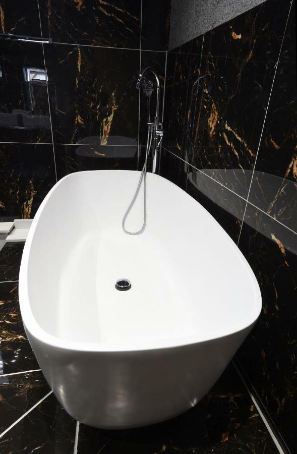 La Jungle Du Swan Apartment Manchester Luaran gambar
