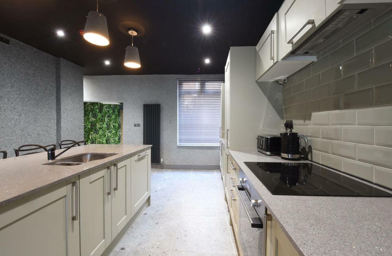 La Jungle Du Swan Apartment Manchester Luaran gambar